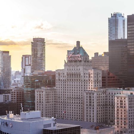 Fairmont Royal York Hotel Toronto Ngoại thất bức ảnh The hotel in 2015
